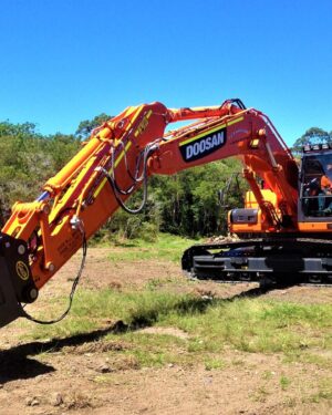 34 & 35 ton Excavators